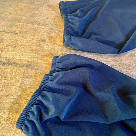 ✨Emma & Michele Black Cold Shoulder Pant Romper✨ - Picture 4 of 13